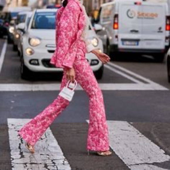 Meet your Posher, Christina - Picture 1 of 1